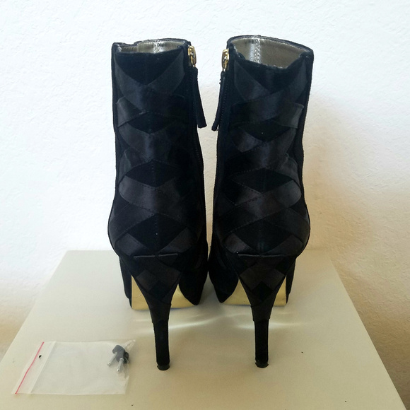 Bebe Hamlet Boot - Picture 2 of 4